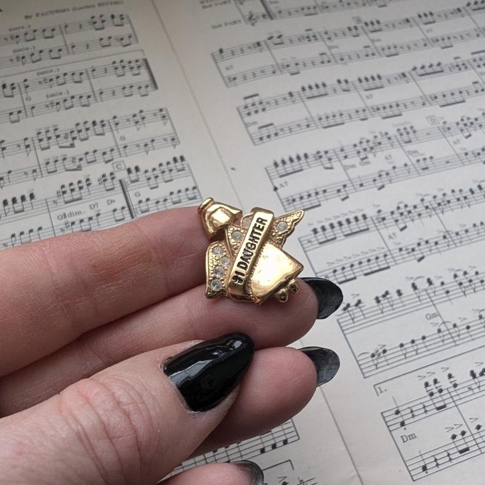 Gold '#1 Daughter' Angel Pin